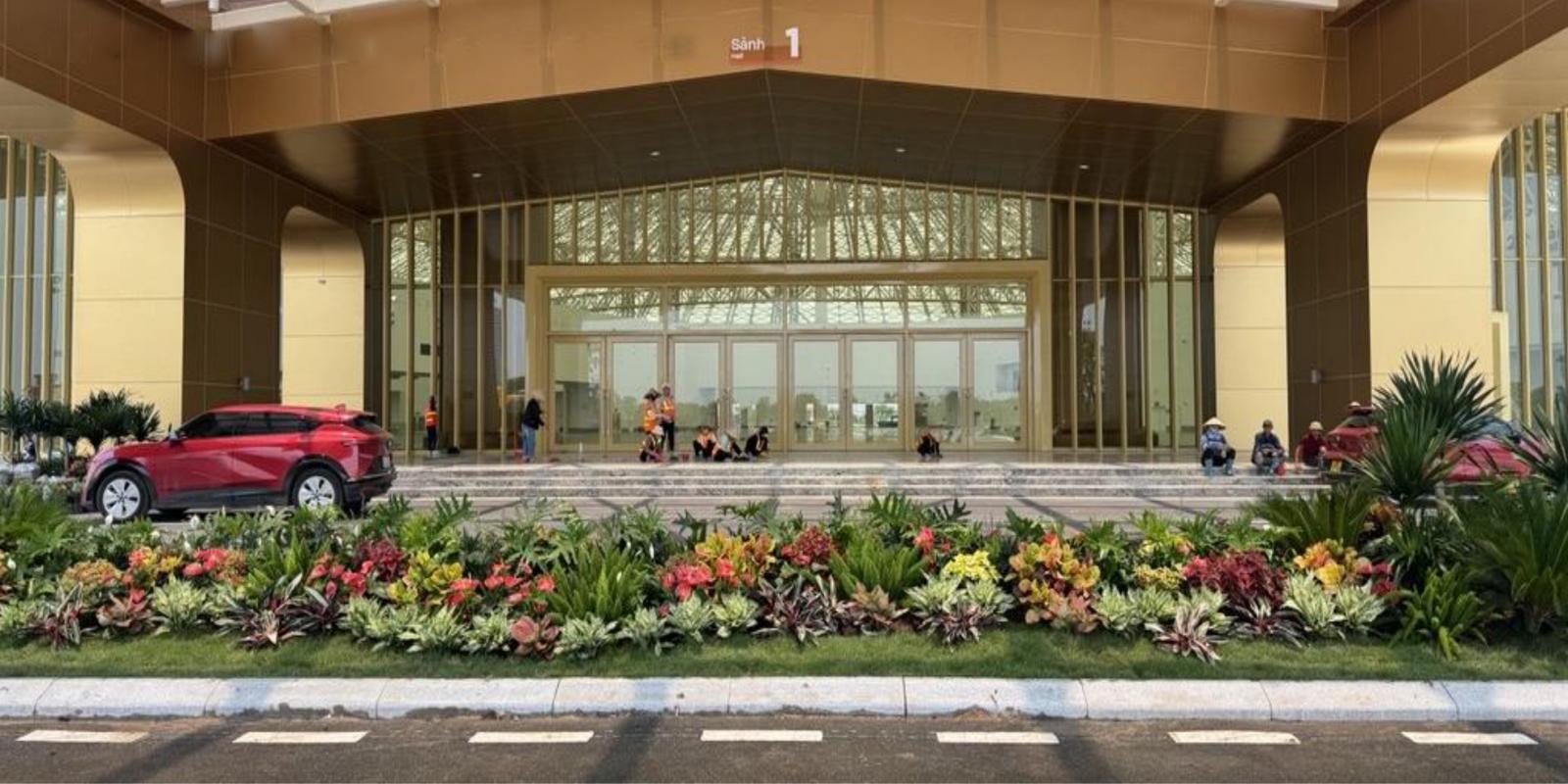 GẤP RÚT HOÀN THIỆN TRANG TRÍ KHUÔN VIÊN ĐIỆN THẦN KIM QUY - KHU ĐÔ THỊ VINHOMES GLOBAL GATES